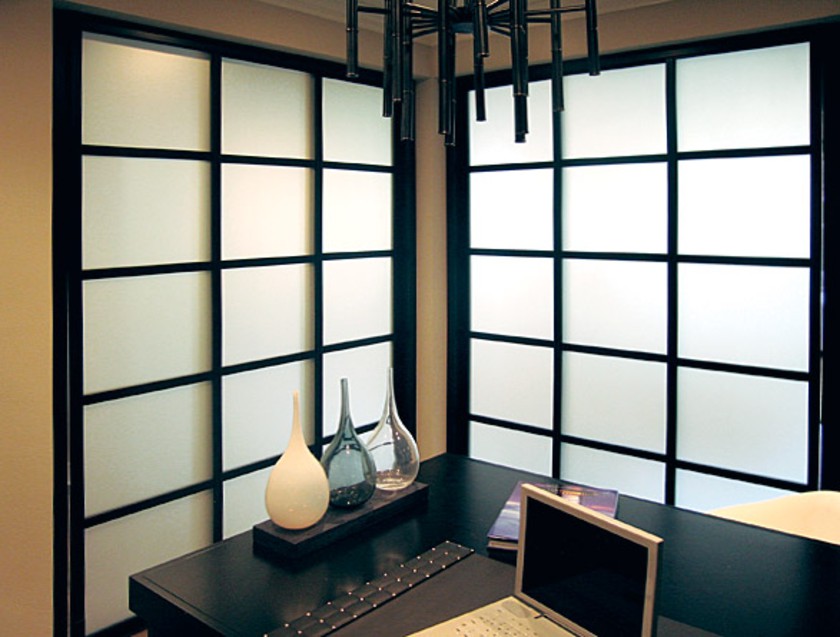Угловая перегородка в японском стиле с матовым стеклом Тараз