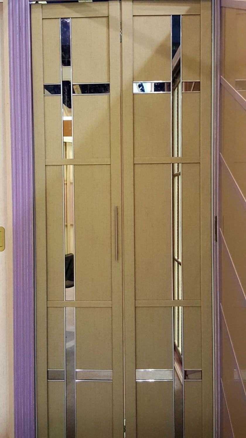 Двери гармошка шпонированные с зеркальным декором Тараз