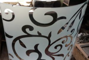 Стекло радиусное с пескоструйным рисунком для радиусных дверей Тараз