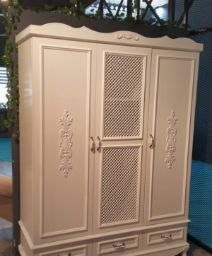 Распашные двери с декоративными накладками Тараз